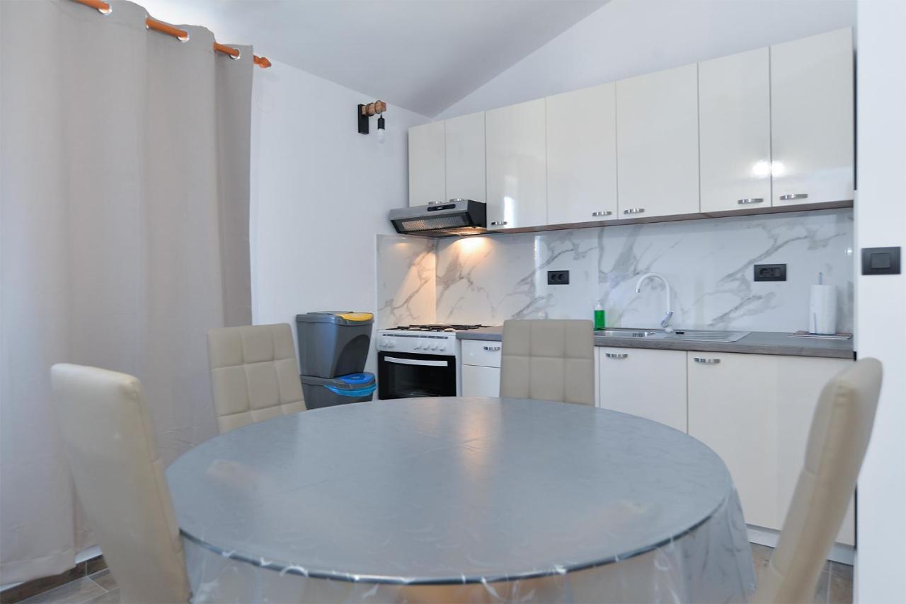 Apartments Elizabeta 1701 Fažana Екстериор снимка